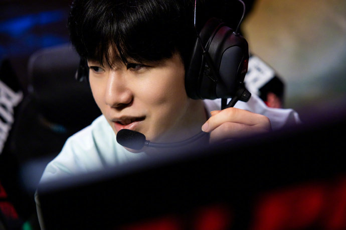 前列的差距 前列的差距